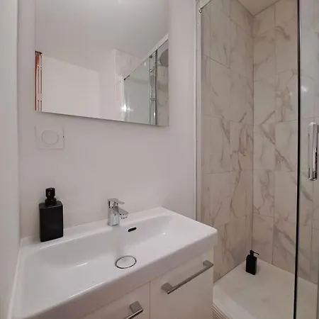 Bologne, Studio Climatise Appartamento